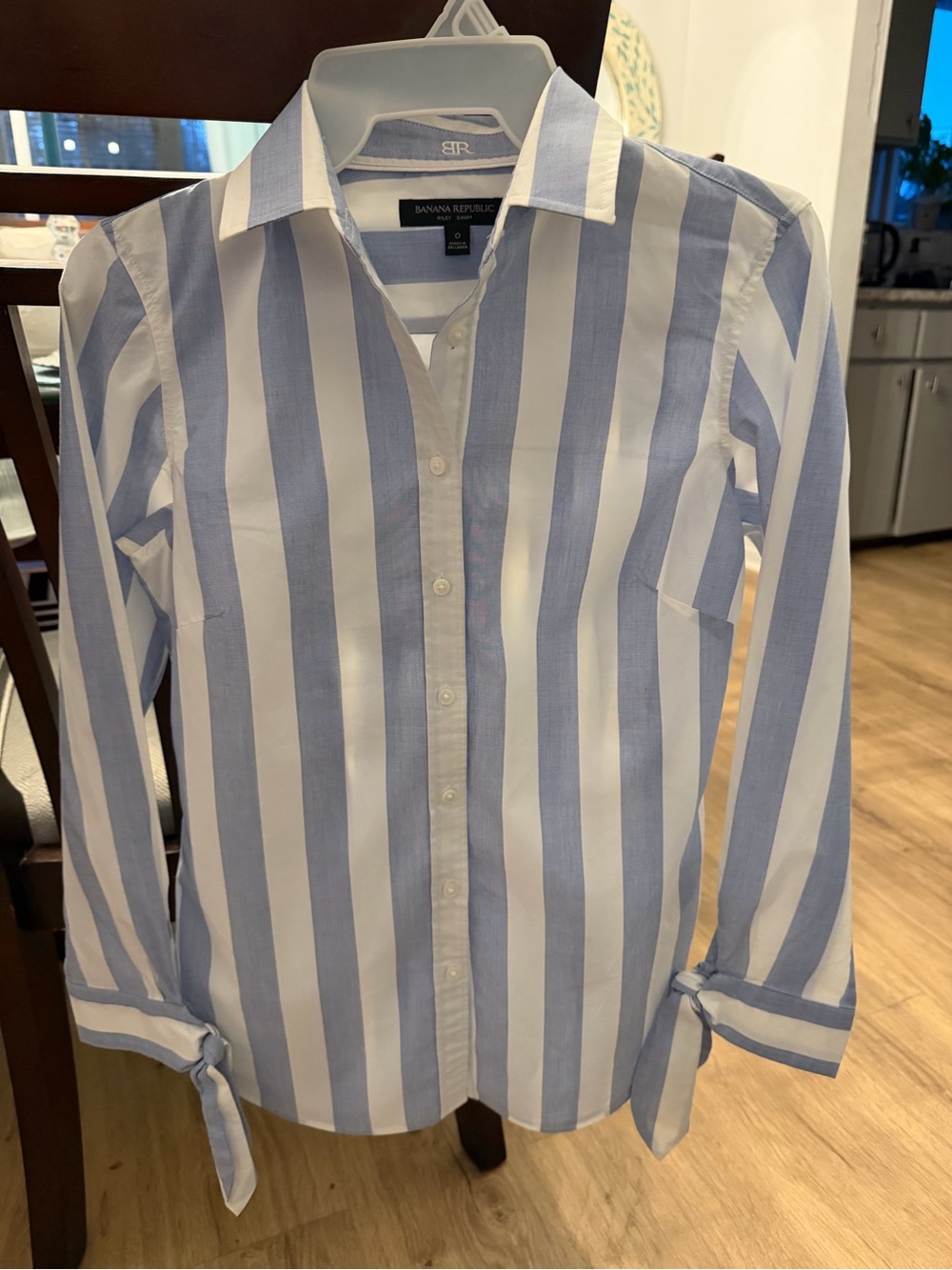 Banana Republic Men’s Light Blue and White Vertical Stripe Button-Down Shirt